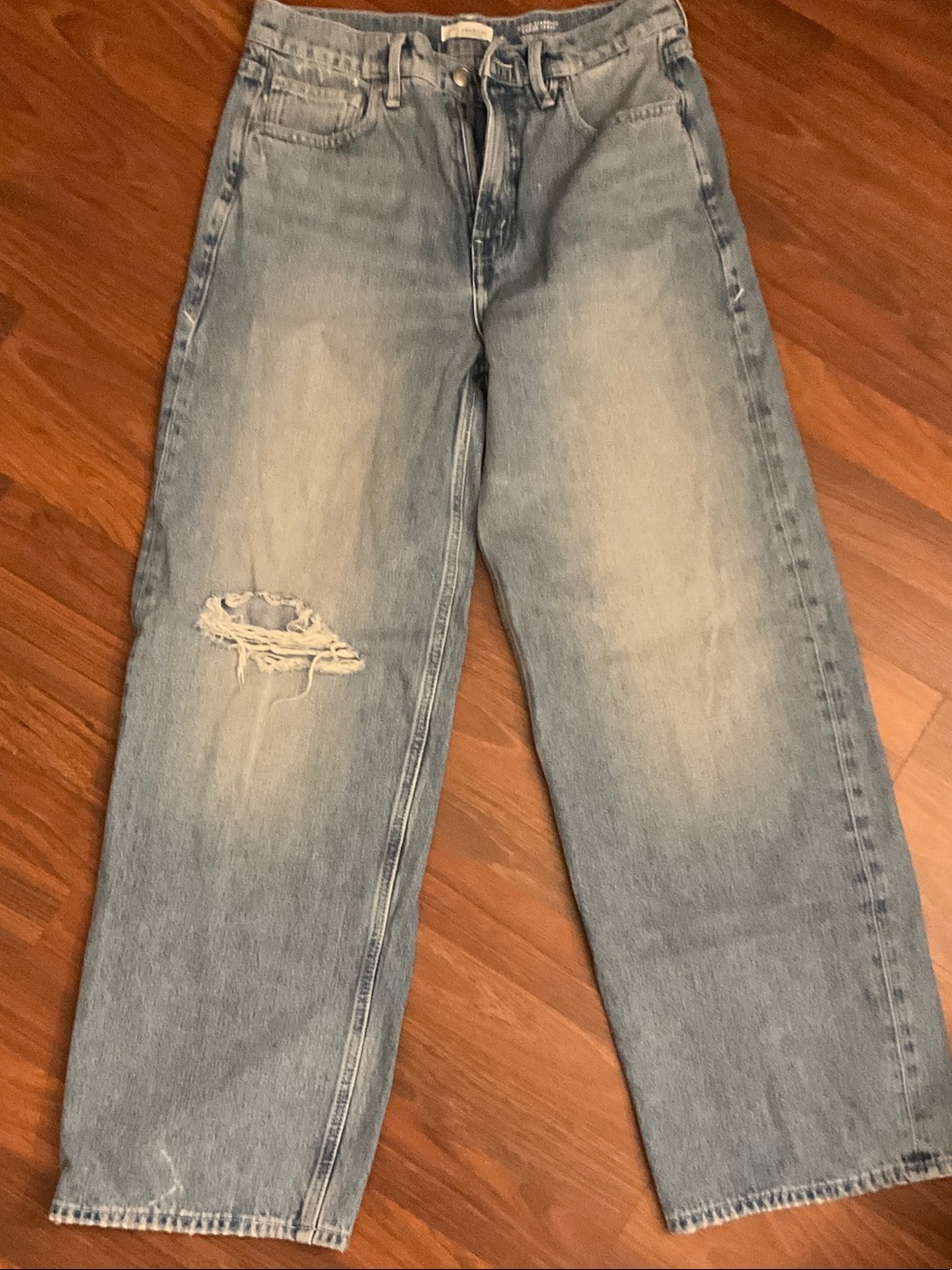Good American Light Blue Relaxed Straight Jeans with Distressed Knee